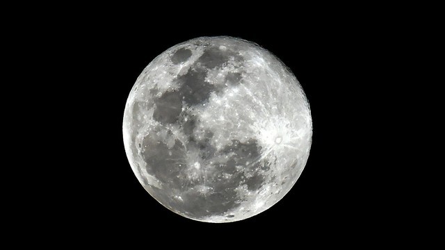 中国上空间将再次出现“超级月亮”奇景，称为超级新月